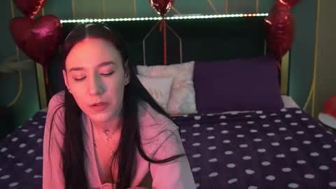 Snapshot of nikkigoldx chatting on February 18, 2:49 pm Nikki online show from February 18, 2:49 pm