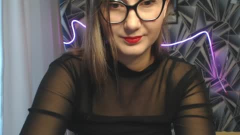 nikkikiss___ online show from June 4, 2:06 am