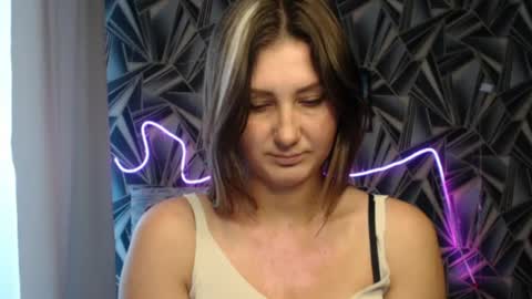 nikkikiss___ online show from June 10, 1:38 am