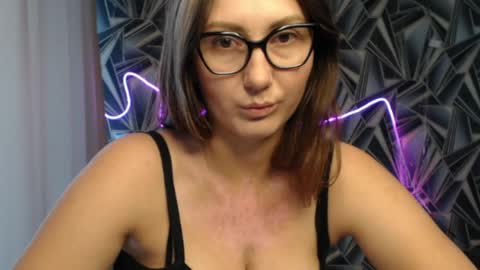 nikkikiss___ online show from June 8, 1:39 am