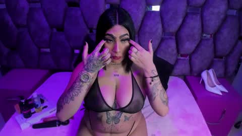 Snapshot of nikky_latin chatting on September 18, 4:00 am nikky_latin online show from September 18, 4:00 am