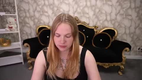 nikkyreyyy online show from July 12, 12:50 pm