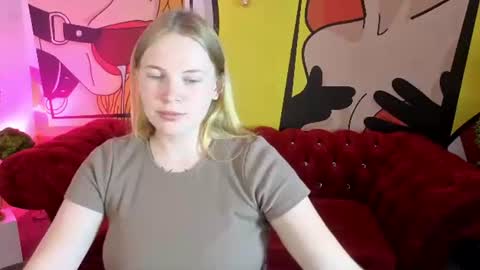 nikkyreyyy online show from July 2, 5:57 am