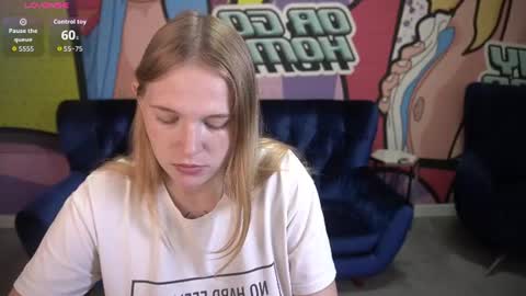 nikkyreyyy online show from June 26, 5:52 am
