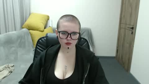 Snapshot of nikkysnow chatting on September 21, 8:24 am nikkysnow online show from September 21, 8:24 am