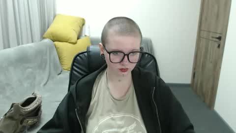 Snapshot of nikkysnow chatting on September 22, 8:35 am nikkysnow online show from September 22, 8:35 am