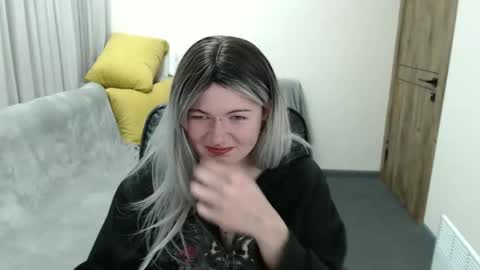Snapshot of nikkysnow chatting on October 18, 8:17 am nikkysnow online show from October 18, 8:17 am