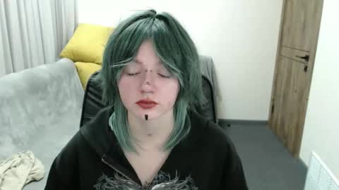 Snapshot of nikkysnow chatting on October 17, 8:17 am nikkysnow online show from October 17, 8:17 am