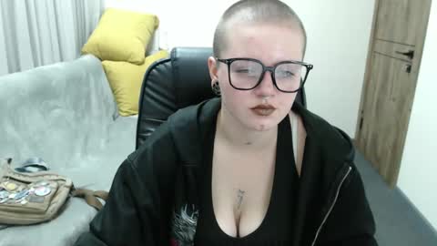Snapshot of nikkysnow chatting on September 20, 8:23 am nikkysnow online show from September 20, 8:23 am