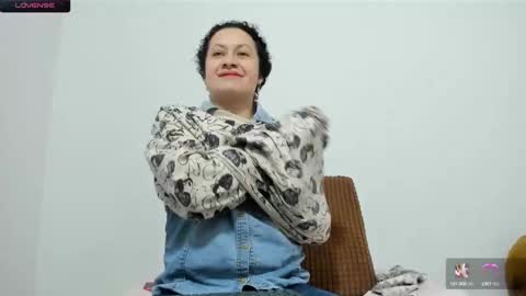 Snapshot of nikol32__ chatting on January 6, 1:41 pm dayan online show from January 6, 1:41 pm