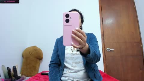 Snapshot of nikol32__ chatting on December 16, 12:16 pm dayan online show from December 16, 12:16 pm