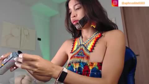 Snapshot of nikol_je chatting on December 8, 1:03 pm Nicole cam online show from December 8, 1:03 pm