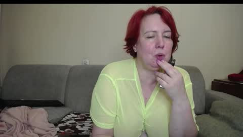 Snapshot of nikolettared chatting on September 13, 3:31 pm Nikoletta online show from September 13, 3:31 pm