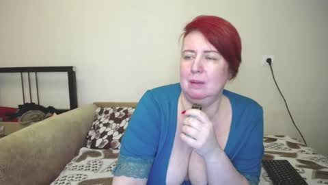 Snapshot of nikolettared chatting on December 19, 10:10 pm Nikoletta online show from December 19, 10:10 pm