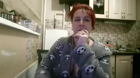 Snapshot of nikolettared chatting on January 2, 11:06 pm Nikoletta online show from January 2, 11:06 pm