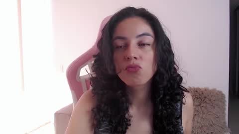 Snapshot of niky_blue chatting on February 2, 4:32 pm niky_blue online show from February 2, 4:32 pm
