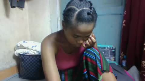 nilah online show from April 16, 8:08 pm