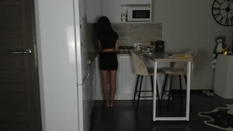 Bella online show from April 10, 8:37 pm