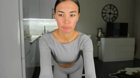 Bella online show from October 25, 11:18 am