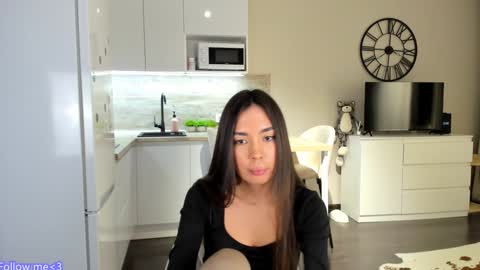 Snapshot of nilliluv chatting on January 26, 5:23 pm Bella online show from January 26, 5:23 pm