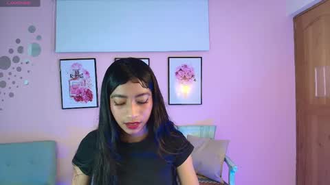 Nina online show from May 15, 8:11 pm