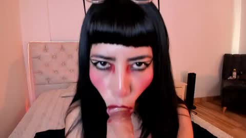 Nina Fox  online show from June 4, 6:34 pm