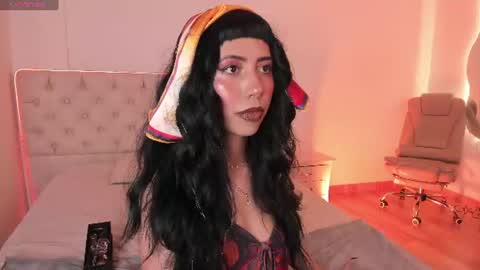 Nina Fox  online show from July 3, 6:47 pm
