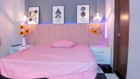 nina_ford_ online show from September 16, 3:14 am