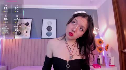 nina_ford_ online show from March 3, 3:01 am