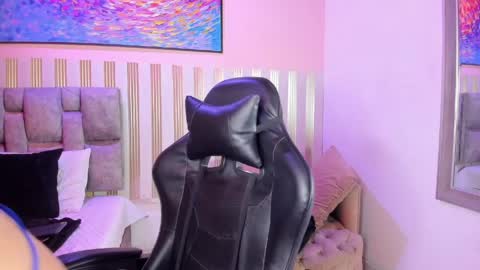 nina_glow_ online show from March 30, 11:54 am