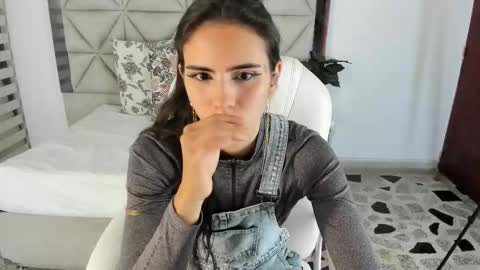 Snapshot of nina_pons chatting on September 15, 11:12 pm Nina online show from September 15, 11:12 pm