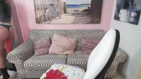 Snapshot of nina_smalls chatting on September 13, 2:25 pm Nina online show from September 13, 2:25 pm