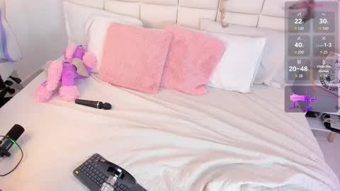 Nina online show from October 28, 6:03 pm