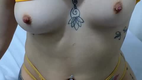 Snapshot of ninaa_fox chatting on January 18, 3:38 pm Ninaa fox online show from January 18, 3:38 pm