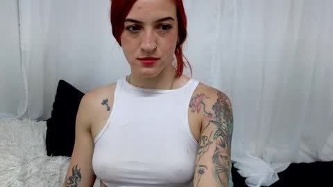 Snapshot of ninaa_fox chatting on September 10, 6:19 pm Ninaa fox online show from September 10, 6:19 pm