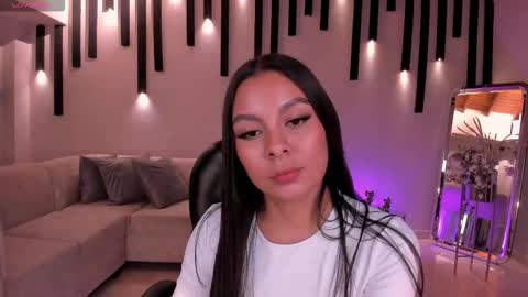 Snapshot of ninablumm chatting on October 6, 5:02 am Nina online show from October 6, 5:02 am