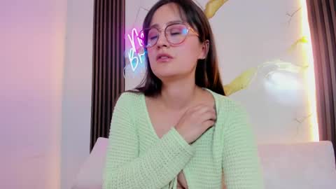 Nina online show from May 11, 4:15 pm