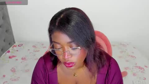 Snapshot of ninagrey03 chatting on October 6, 11:42 pm Valentina online show from October 6, 11:42 pm