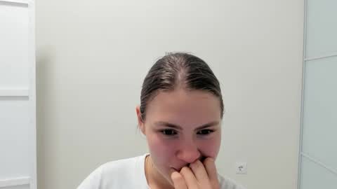 Snapshot of ninarihh chatting on September 24, 2:16 pm ninarihh online show from September 24, 2:16 pm
