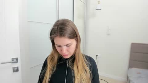 Snapshot of ninarihh chatting on March 1, 12:01 pm ninarihh online show from March 1, 12:01 pm