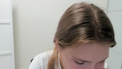 Snapshot of ninarihh chatting on September 23, 1:53 pm ninarihh online show from September 23, 1:53 pm