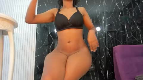 Snapshot of nini_beyker chatting on October 13, 5:48 pm nini_beyker online show from October 13, 5:48 pm