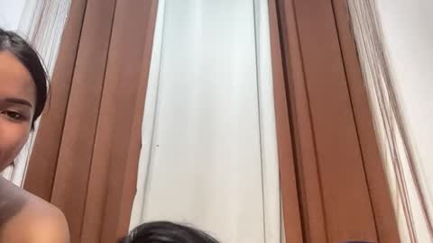 nini_luvskorn online show from May 29, 12:25 pm