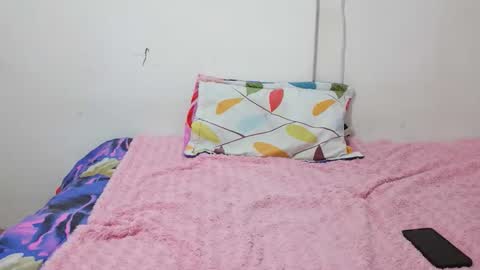 nini_smith online show from March 24, 7:08 pm