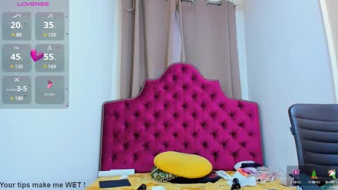 nina dee online show from January 3, 4:22 am