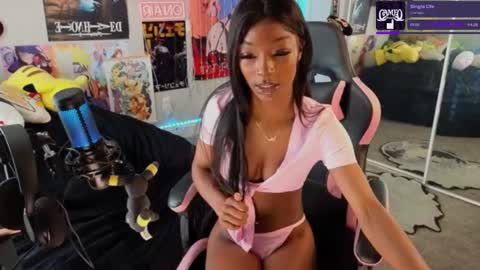 NIVIA WOLFE online show from January 30, 4:24 pm