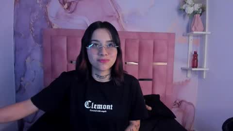 Snapshot of nixielee__ chatting on September 20, 4:11 am Nixie online show from September 20, 4:11 am