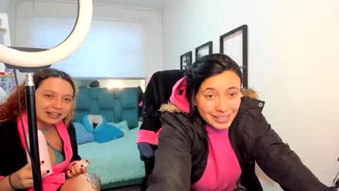 Snapshot of nixy_fresa chatting on October 6, 11:27 am nixy_fresa online show from October 6, 11:27 am