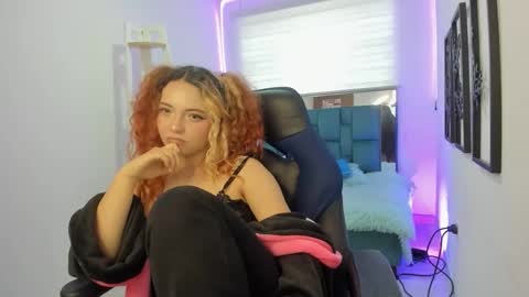 Snapshot of nixy_fresa chatting on October 15, 3:14 pm nixy_fresa online show from October 15, 3:14 pm