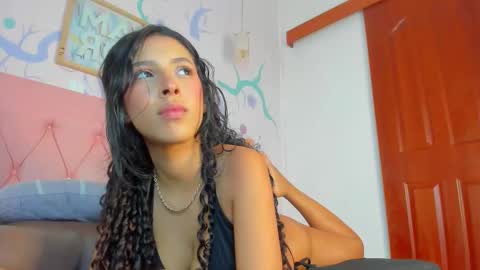 Snapshot of noahperezz chatting on October 11, 3:33 am noahperezz online show from October 11, 3:33 am